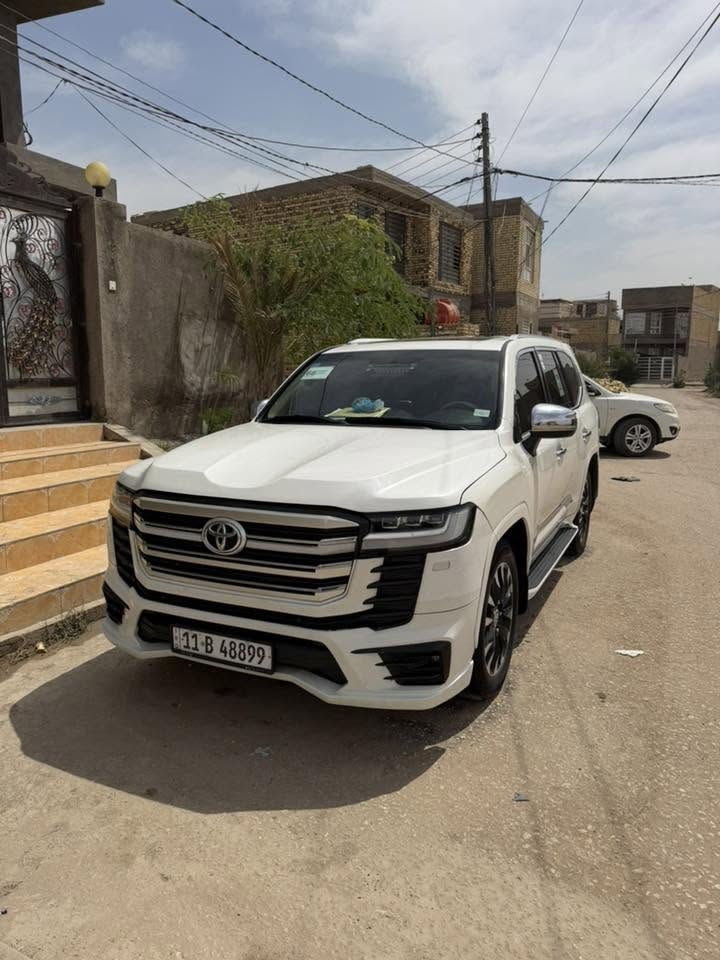 للبيع موديل ٢٠١٠ محدثة ٢٤ تحديث اصلي درجة اولى بحيث كل الي يشوفها عباله ٢٤ السيارة مصبوغه حزام فقط بدون دواخل . القماره مكفوله من الصبغ والسياره ترايدها يخبل مكينة ٦ سلندر .الكير والمكينه مكفولات من الفتح   والسياره باسمي حولتها قبل ٣ اشهر وأتعهد بالتحويل ثاني يوم سعرها ٢٨٠ وبيها مجال . مكانها بالنجف . للاستفسار ***********
وهاي صورها بالخطه جانت وشلت الخطة
