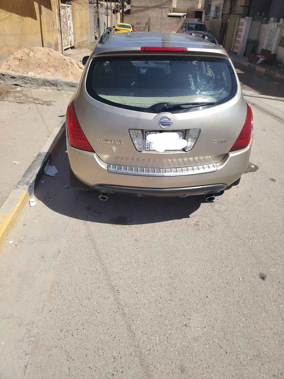 السلام عليكم نيسان مورانو ٢٠٠٧ فور ويل رقم بغداد انكليزي بسمي كير محرك خير من الله صدر زين تايرات زينات نقص تبريد وجه الكنبريسر فقط  السعر ٧٠ وبيهه مجال او مراوس حسب القناعه ... مكاني بغداد ***********
