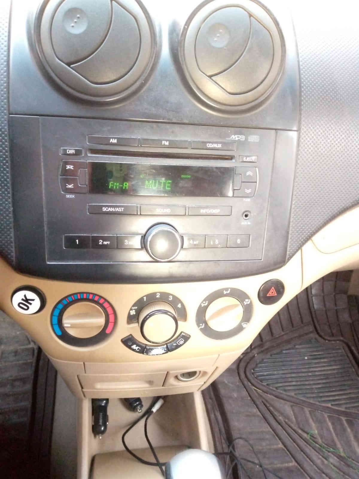 يا الله ع بركة الله 
شوفر ليت افيو خليجي 
مديل 2011
السياره نضيفه ماشي 68 الف كيلو متر 
حجم المحرك 1.600 
مرقم بغداد 
السونار واضح 
السعر 75 وبيها مجال بسيط 
العنوان بغداد حي الجوادين 
للأستفسار وات ساب 
***********
