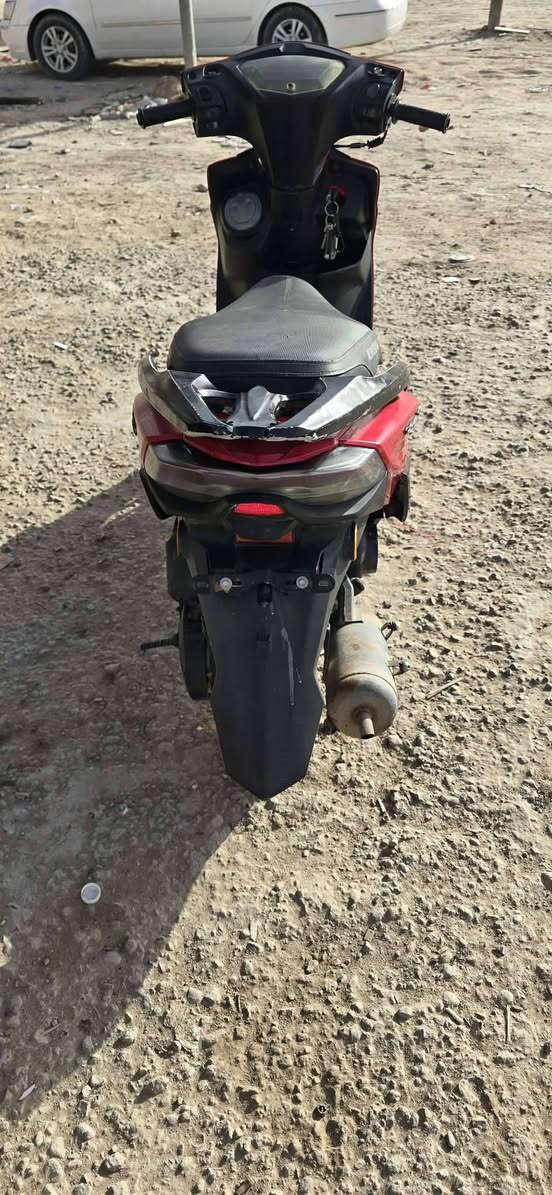 دراجه موديل ٢٤ شغاله حلوه صاله سنة من طلعته وكيل كهربائيات تايرات كفرات كله شغاله شوفت عينك شعدك شعدك مراوس نزل السعر ٥٠٠ رقمي ***********
