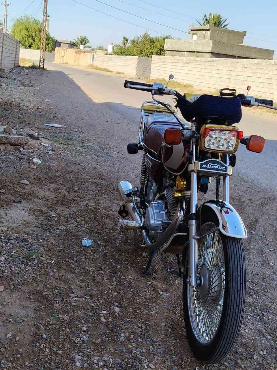 سلام عليكم شباب دراجه نامه برو البيع السعر 530وبيه مجال دراجه فول نضافه محرك مامفتوح الشراي ينتصل عل رقم ***********
