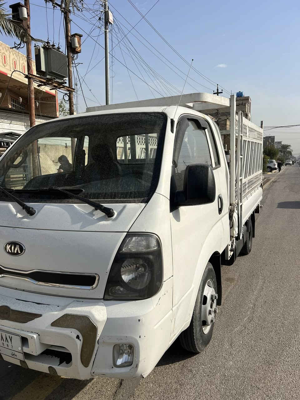 السلام عليكم للبيع. ***********
كيا بنگو فحل للبيع رقم بابل بأسمي 
موديل 2015 وارد اردني
محرك 4000 مفتوح 
منضومة تبريد جديدة كاملة
السيارة نضيفة وبيهة نواقص جاهزة للشغل
مكانهة بغداد الحرية للاتصال او واتساب
 ***********
السعر 112 ورقة
