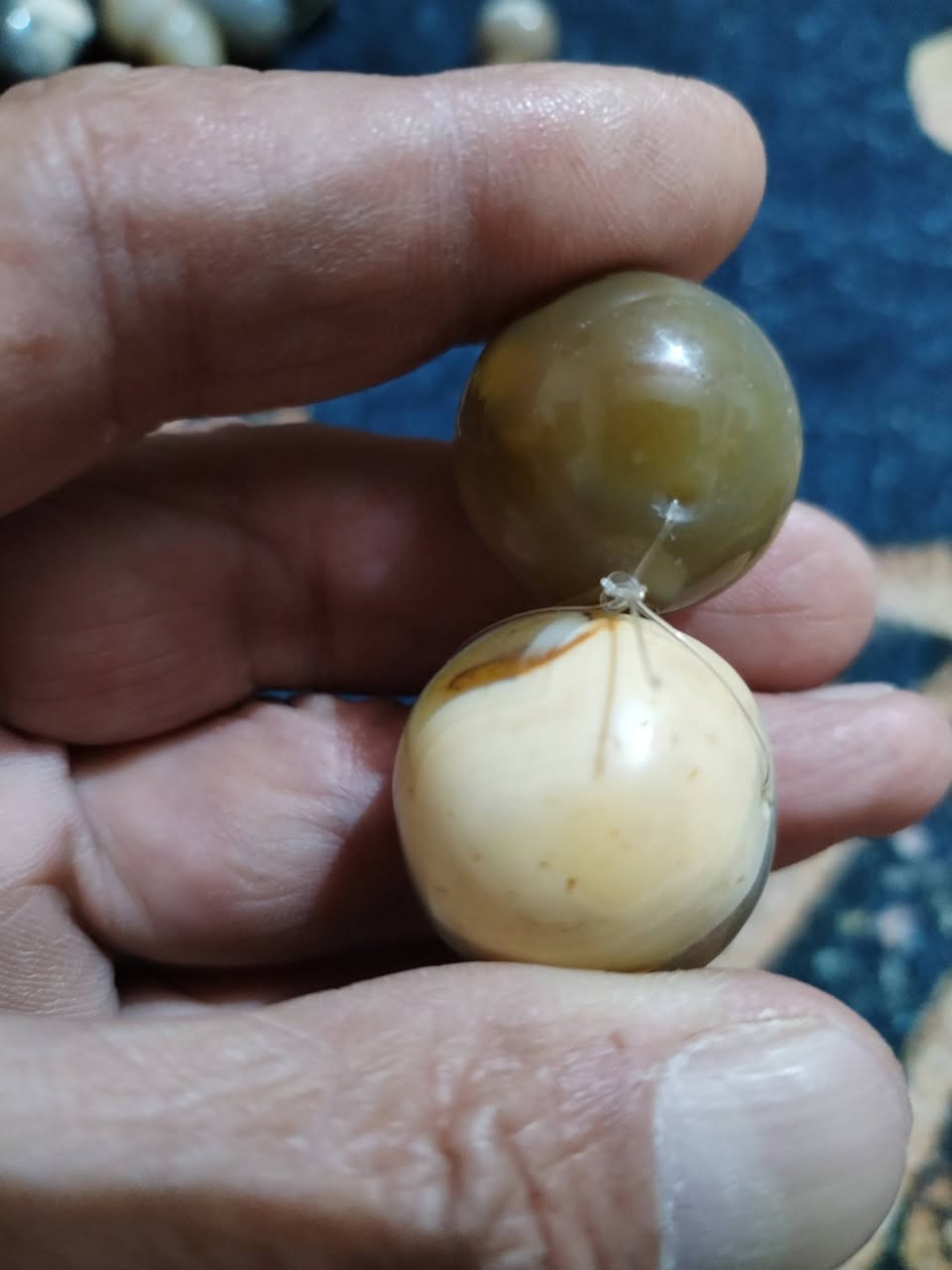 زوج سليماني دهن ودبس محبة عامة وتسهيل امور وغيرها من الامور السعر 100مع الختم والتوصيل معلومات اكثر خاص او واتساب ***********
