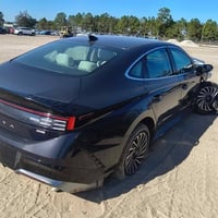 سوناته 24 هايبرد سياره حالين ابعمان اوسعر 90قفلهه تباع عله وظعهه الاست...