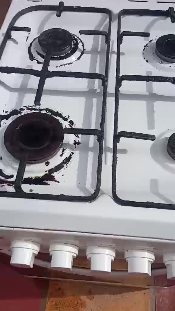 للبيع طباغ شغال مع الفرن بس العين الصغيرة ماتشتغل فقط 
السعر ٧٥ الف حلة مركز المدينة


**إذا كنت صاحب هذا الإعلان وتريد حذفه لأي سبب، رجاءا أرسل رسالة إلى الدعم الفني**