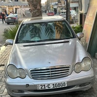 …. سياره مارسيدسw203(c200 كمبريسر) موديل 2000 بأسمي سنويه 2028  كير عا...