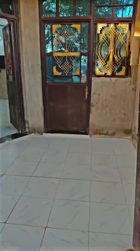 سلام عليكم ورحمه الله وبركاته دار البيع مساحه 108متر واجهه 6 نزال 18
(الموقع قرب بانزين خانه) الدار يحتوي استقبال مطبخ صاله غرفه / قاط ثاني غرفتين وصاله رقمي موجود واتساب ‏‪***********‬‏ سعر 70 قابل للتفاوض مي كهرباء خير من الله طابو زراعي سند 25 رقمي ‏‪***********‬‏
