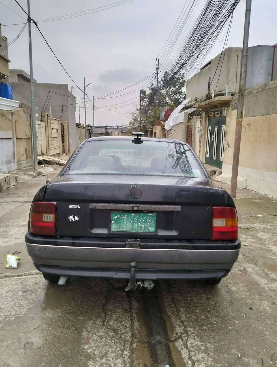 السلام عليكم سيارة فكترا حجم16موديل 92مكينة بيهاصرف غرفتها نضيفةالسعر  25 وبيها مجال بسيط المكان موصل جانب لايمن ***********
