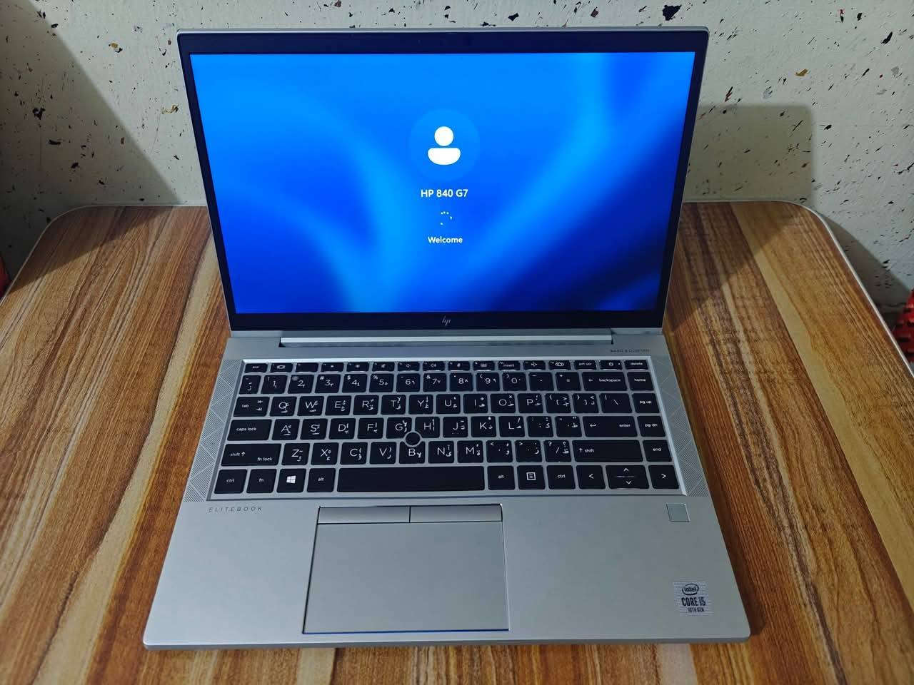 🔥 عرض عيد الفطر – آخر قطعة 🔥

 HP EliteBook 840 G7 – شاشة لمس 🔥جيل العاشر

💰 السعر: 400 ألف عراقي فقط

🔹 المواصفات:
الموديل HP EliteBook 840 G7 الجيل العاشر 
💻 المعالج: Intel Core i5-10310U 10 th Gen
🧠 الرام: RAM:8GB
💾 التخزين: 256GB SSD سريع
📺 الشاشة: 14 إنج لمس (Touch ) بدقة Full HD
🎮 كرت الشاشة: Intel UHD Graphics

🔌 مخارج ومنافذ الجهاز:

⚡ 2 × USB Type-C (Thunderbolt 3)

للشحن، نقل البيانات السريع، وربط شاشات خارجية

🔌 2 × USB 3.1 Type-A

للفلاش ميموري، الماوس، الكيبورد وغيرها

📺 1 × HDMI
لربط شاشة أو تلفزيون أو بروجكتر

🎧 1 × مدخل سماعة/مايك 3.5mm

💾 1 × قارئ بطاقة MicroSD

🔐 منفذ قفل أمان Kensington

💳 قارئ SIM Card (في بعض النسخ)

🎁 الملحقات:
🔌 الشاحن الأصلي
🎒 جنطة أنيقة

🛡 ضمان أسبوع ضد أي خلل

✨ المميزات:
✔️ شاشة لمس تفاعلية وسهلة الاستخدام
✔️ تصميم نحيف وخفيف – سهل الحمل والتنقل
✔️ بطارية تدوم طويلاً
✔️ أداء ممتاز للبرامج المكتبية، الدراسة، والتصفح
✔️ مناسب للطلاب، الموظفين، وأصحاب الأعمال
✔️ توصيل متوفر لكل المحافظات

📞 للحجز والاستفسار:
واتساب: ***********
اتصال: ***********
