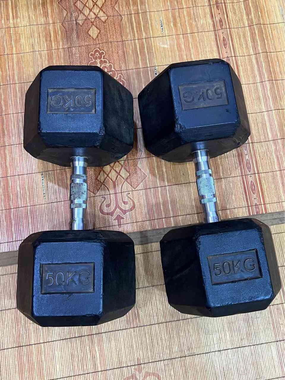 جهاز جري جبلي دبل ماطور نظيف يحمل 140K بي شاشه تعد وقت سعرات حرارية قياس نبضات القلب مسافه مقطوعه بي مفتاح امان سرعه عاليه  بي رجاج تكسير شحوم بي شناو بطن اواكس بلوتوث  جهاز يطبك سعره 280 الف بغداد متوفر توصيل محافظات *********** Colombo, Sri Lanka
