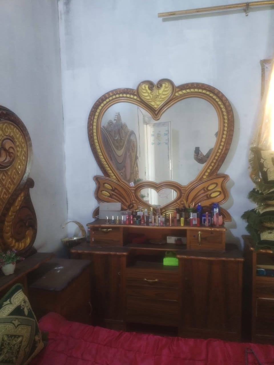 سلام عليكم عندي غرفه نوم عراقيه مستخدمه للبيع السعر 550غير متواجد عل الفيس اتصل عل رقم ***********.او. واتساب
