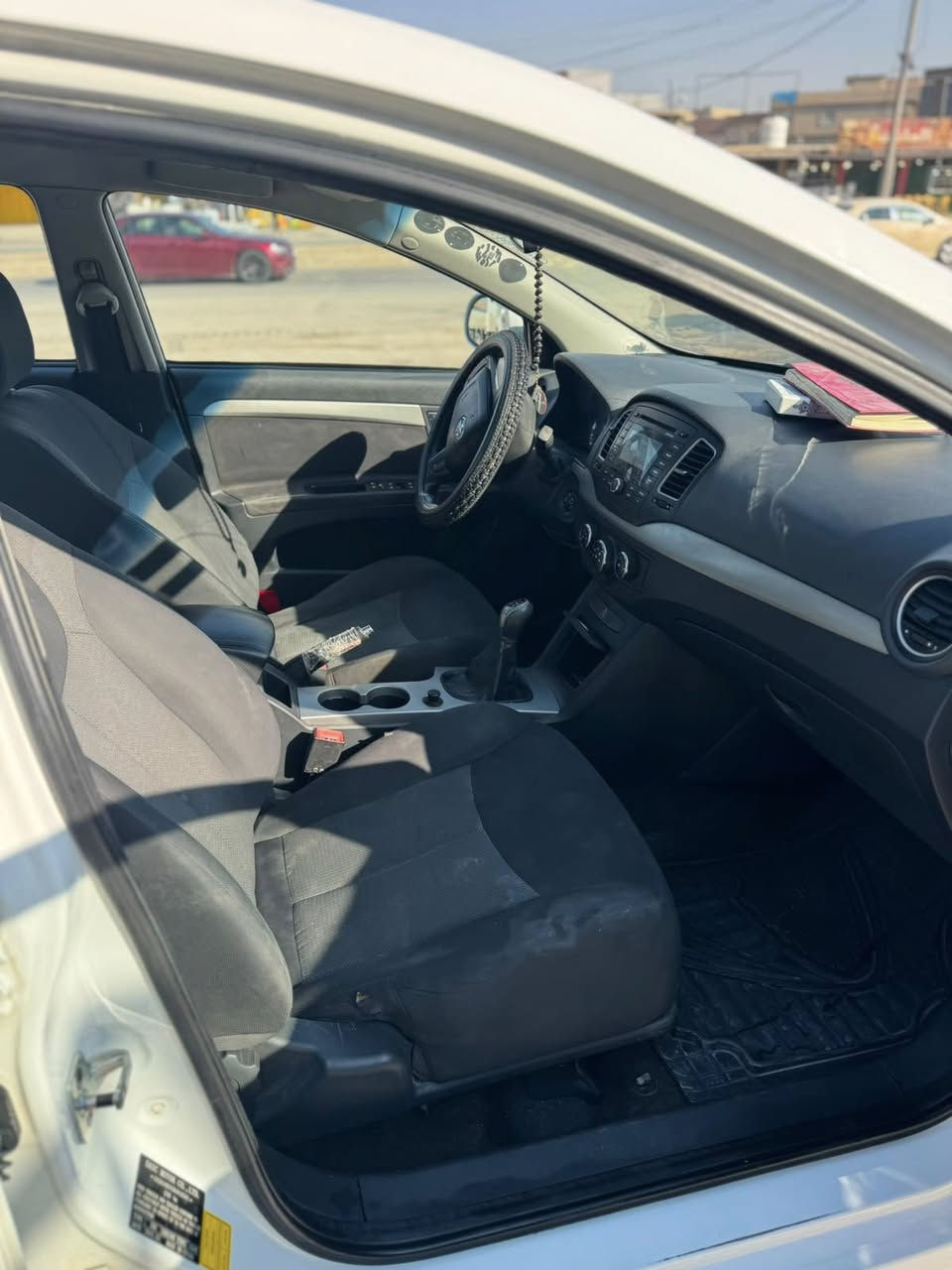 MG 3
مديل 2015
لون ابيض 
محرك 15 عادي 
كير عادي 5 نمر 
كير ومحرك شرط 
تبريد شغال ثلج 
رقم اربيل شرعي موجود 
بلا غرامات 
سياره كلين بلا صبغ خلاص 
 سعرها 85 وبيها مجال بسيط 
***********
