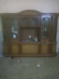 معرض مستعمل نضيف  السعر 200 وبي مجال الاستفسار  على رقم07884905610