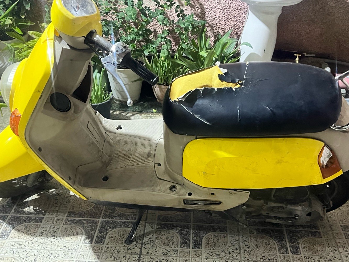 السلام عليكم
دراجه بوليس نضيفه ومابيها اي نقص والمكينه اني اكفلها الك وتجي وتوديها ل اي مصلح عنواني الحريه الجمعيات ***********