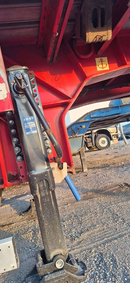 لؤدر الماني  دخول جديد طيارات ١٩.٥  مكفول عرض ٢.٥٠ طول ٩ طول الكامله ١٣.٥ *********** ***********
