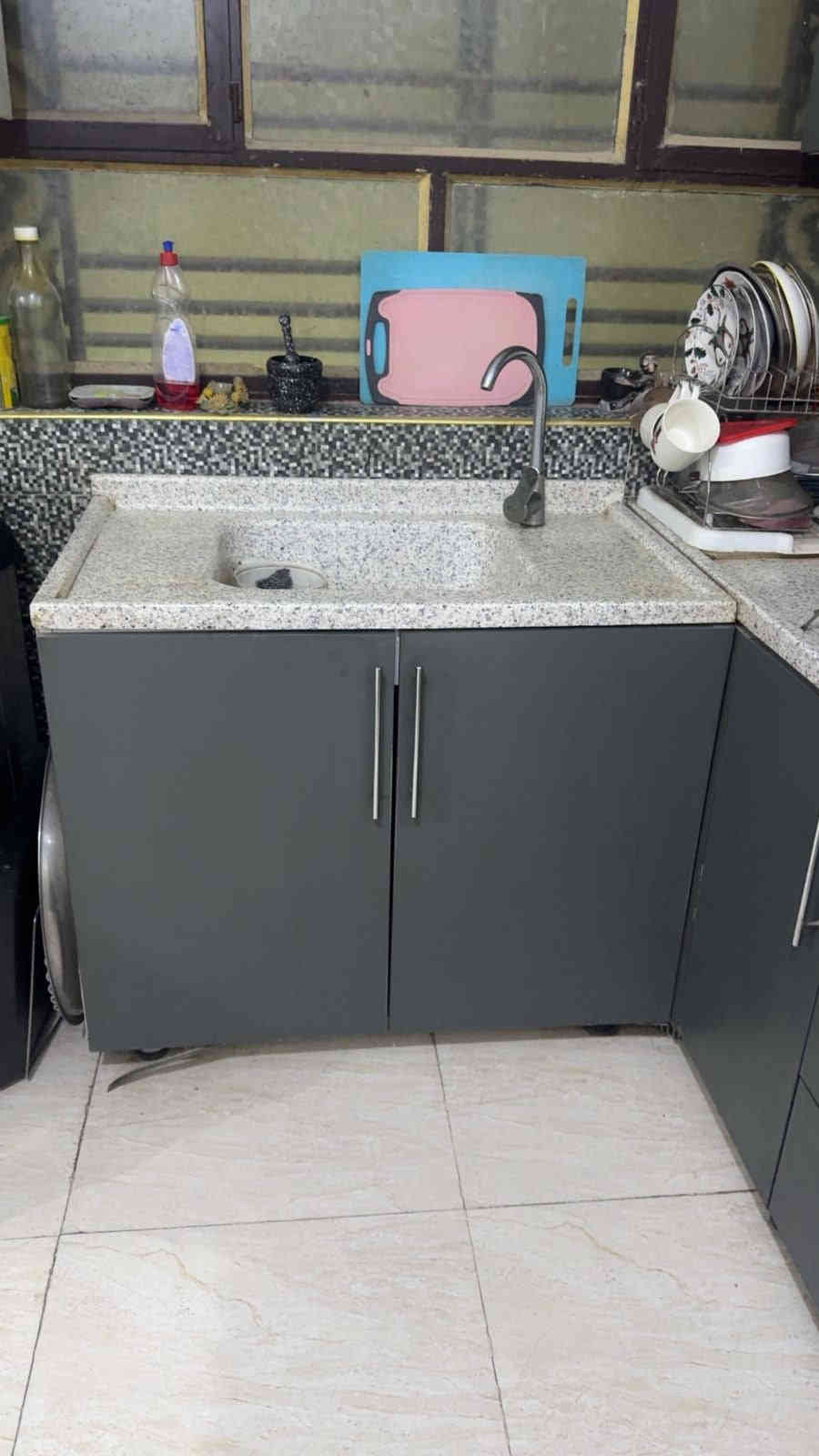 غراض للبيع كلهن جدد شخط مابيهن كلمن وسعره الغرفه مليون ونص الكاونتر ٧٠٠ المجمده ٢٥٠الثلاجه ٢٠٠وبيهن مجال المكان الدوره مراسه على وات ساب مكلفه بل نشر ***********
