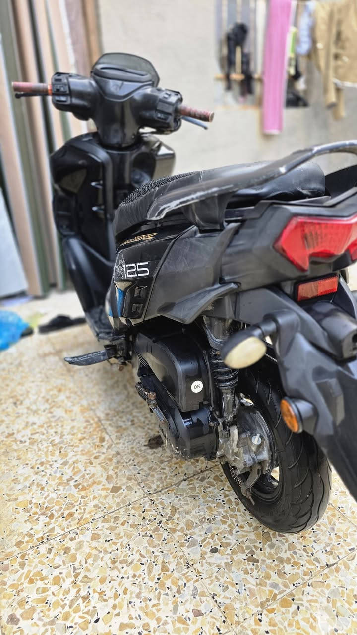 دراجة ZR 21 للبيع مفتوحة و بدون اوراق سعرة ٩٠٠ قفل الشراي يدخل خاص او يتصل على الرقم 
***********
