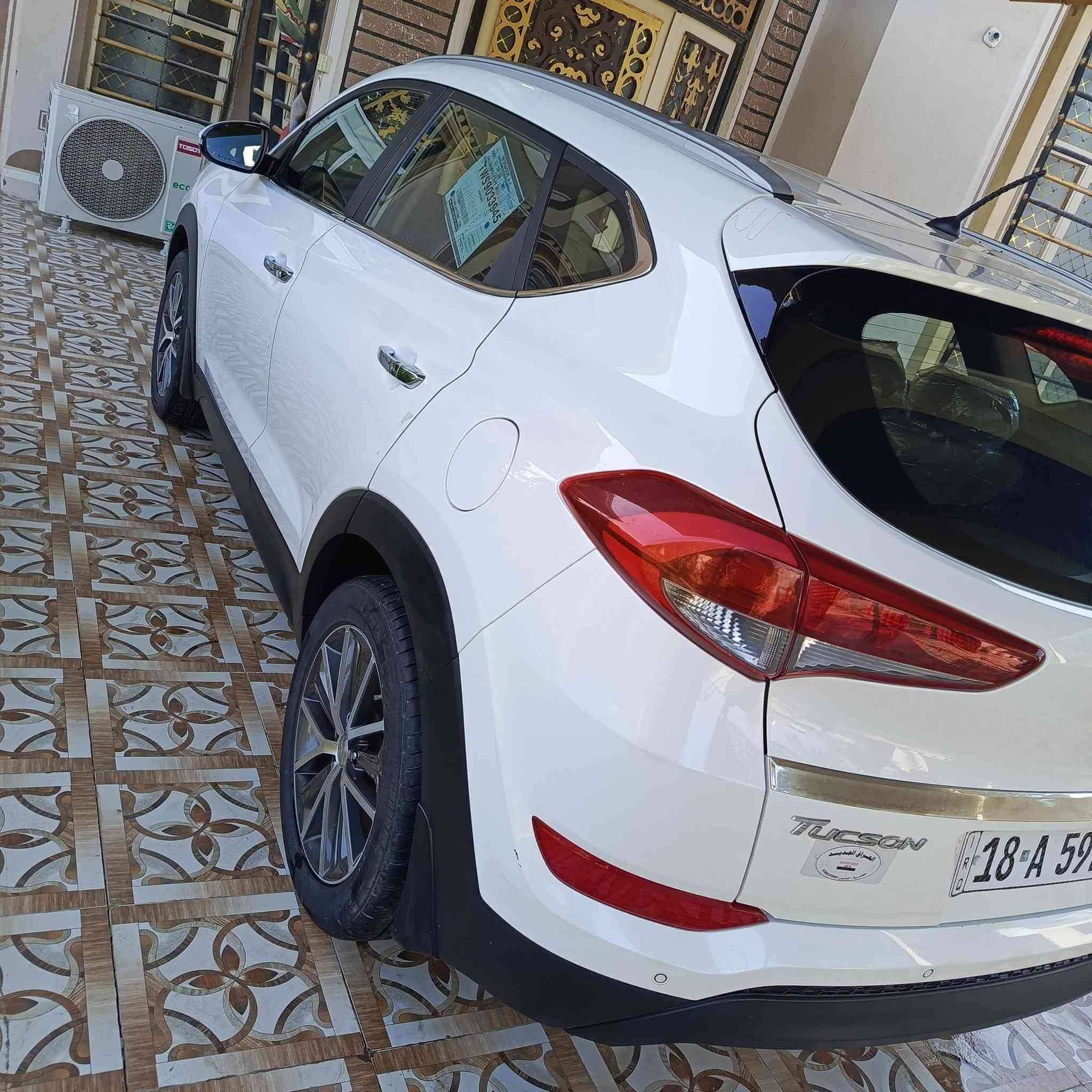 السلام عليكم توسان للبيع موديل 18 خليجي 
#كفاله عامه كير محرك حداديه كله على وضع الشركة محرك 2000 دوش المرغوب مواصفات تحكم ستيرن جهتين تبريد قطعتين شاشه لمس شحن جهاز ذكي كتلوكات الشركه بيها سبيرها ما نازل مال شركه السياره اخت الزيرو رقم انكليزي جديد ماشيه 78 كيلو متر سويجين بيها السيارة بأسمي تحويل مباشر وين ما يعجبك افحص السعر 205 وبيها مجال ميعجبك السعر اعبر المنشور بكلمة يالله اي استفسار اتصل ***********
