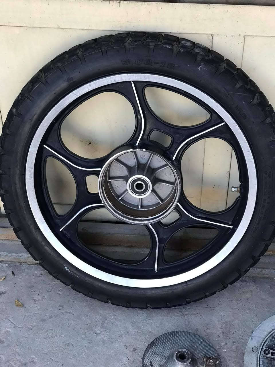 ياالله
متاح اوياله جدد كلش حجم ١٨ امامي وخلفي كامل صينيه زنجيل مع فراك بريك مع تايرات جيب اوشد اثنينهن حجم ١٨ شرط العدالة بوربرنات حصر ابلاديات السعر ٣٠٠ اليريدهن يجي خاص وشكرا جزيلا


**إذا كنت صاحب هذا الإعلان وتريد حذفه لأي سبب، رجاءا أرسل رسالة إلى الدعم الفني**