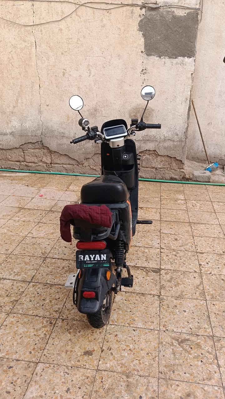 سلام عليكم دراجة شحن للبيع نظيفه نوع الدراجه ريان A8 خمس بطاريات 22 امبير نضاف جاهزة من كلشي بريكات هايدروليك امامي وخلفي امبيثري شغال هورن شغال كهربائيات كلها شغاله ماناقصه برقي السرعه 60 حقيقي الملف مالها 1200واط أو مراوس بدراجه السعر 450وبيها مجال للطيبين المكان البصرة الهارثه رقم الهاتف *********** بي واتساب
