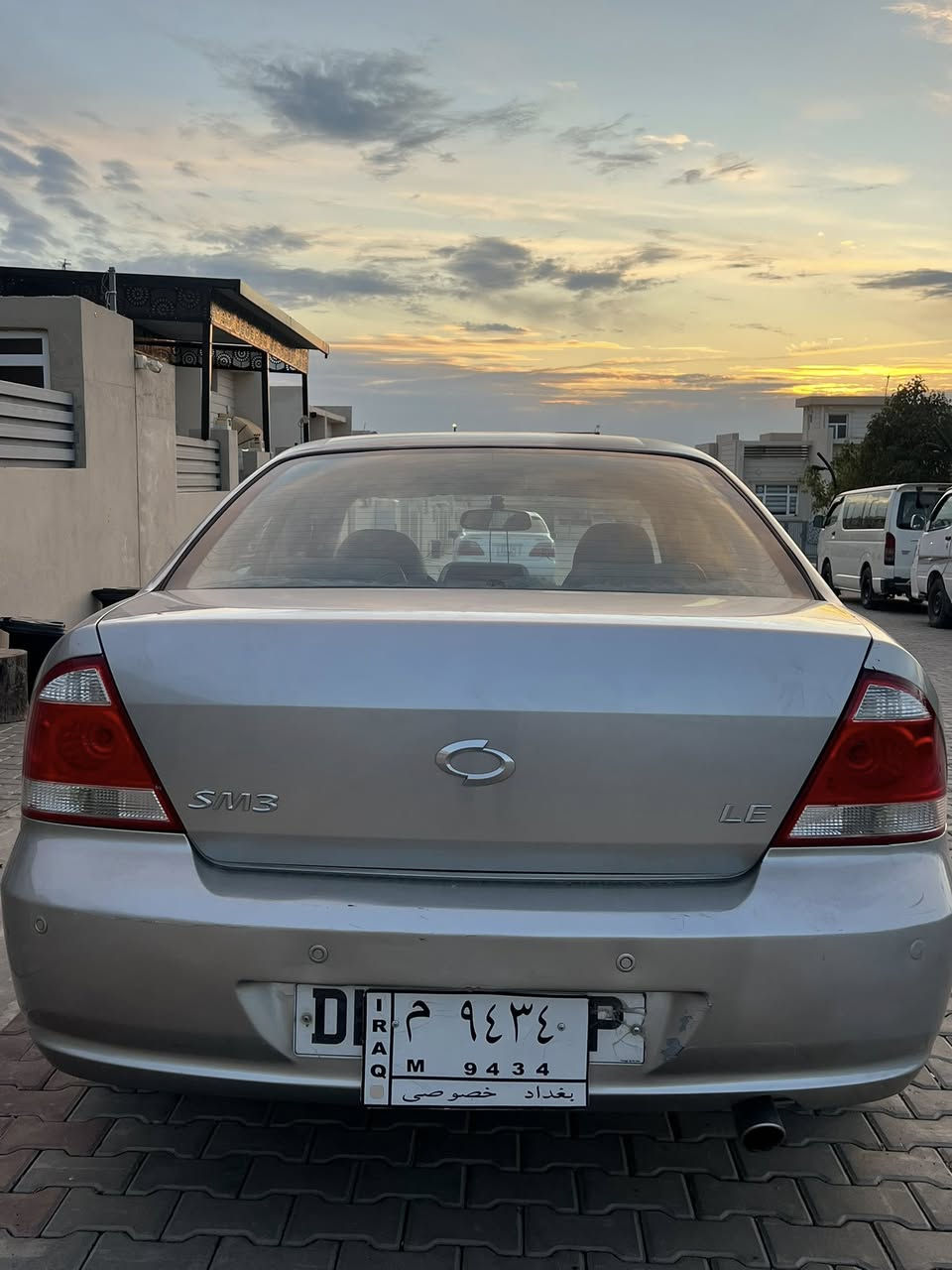 سەنی سامسۆنگ 
2010
مەکینە سپی یابانی 
گێڕوو مەکینەی یابانیە
هەموو  شتێکی ئیش ئەکات 
نوقسانی بوو گڵایەک ئەبڕی 
ناوی لۆک کۆکە
کوشن جلد و هیتەرە
4 تایەی لۆکی لە ژێرە
ئەگەر موشتەریت تەلەفون بکە 
یان نامە بنێرە لە خزمەتام
0777 885 8481
