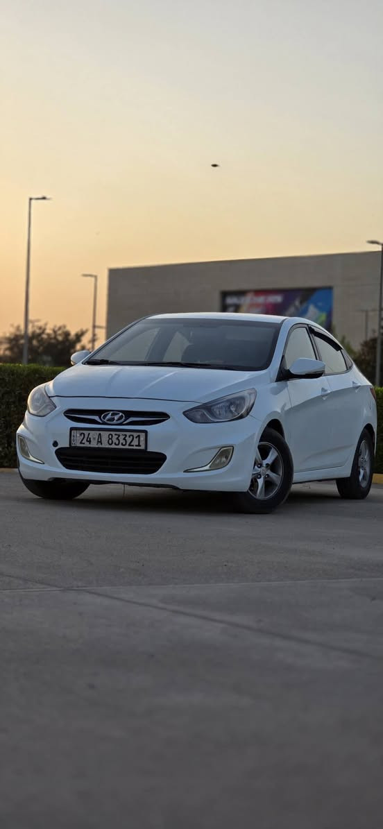 اكسنت للبيع سعر كلش مناسب 
ضررها بوند مبدل تجاري مصبوغ ابيض 
وجاملغ مبدل ومصبوغ بودن تعدليل او معجون 
والباب بي ربع حار طخم جديد الداخل نظيف تبريد تدفئة محرك شرط 
ماشية ٣١١٧٣٢الف 
*********** موصل, نينوى
