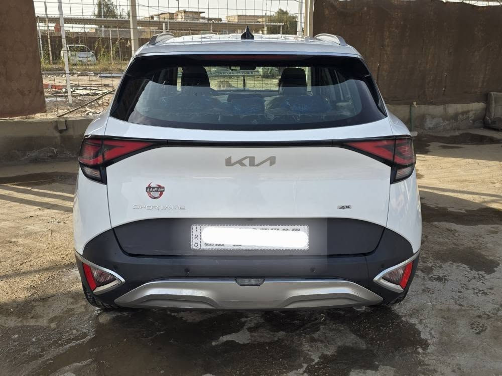 السلام عليكم
كيا سبورتاج 2025 خليجي رقم بغداد ماشيه 18 الف قابل للزياده 
السياره مكفوله كفاله عامه 
السياره فول مواصفات عده البانوراما 
فور ووويل 4x 
المواصفات
نقطة عمياء
سايد ابريك دكمة 
بصمة تشغيل عن بعد
محرك 2000سي سي 
استيرن تدفئة 
شفتات كير سبورت بل ستيرن
جي بي اس 
جنطةكهرباء
كراسي كهربائية 
كراسي تدفئة
كراسي مخمل إف وايت
ويل حجم 19
حساسات امامي خلفي
كامرة دوارة
اتو هولد
درايف مود
مانع انحدار
تحكمات استيرن
شحن وايرلس
المري جانبية طي وفتح كهرباء
اشاير مري جانبي
لايت زنون عالي ناصي
لد ليزري امامي نهاري
بك لايت لدLED
السيارة 1/1
تدفئة كشنات تدفئة ستيرن 

قطعتين تبريد 

رادارات جانبيه بالمري 

حساسات اماميه وخلفيه وبعد بيهه هواي مواصفات 

للاستفسار الاتصال ع الرقم ***********
