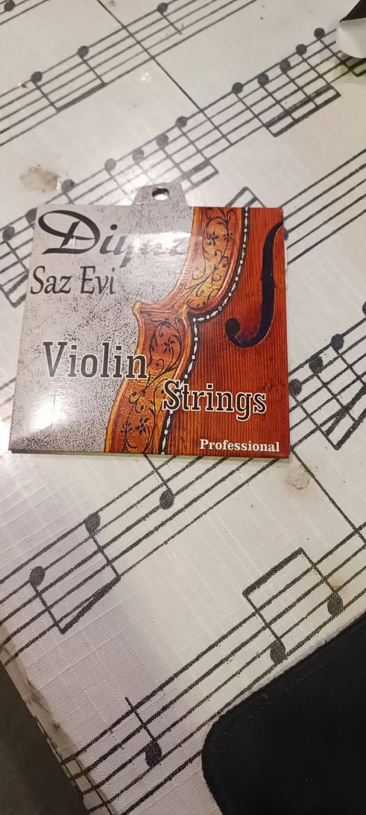 عروض 😍😍
اوتار عود تركي 12 الف
اوتار كمان 10 تالف 
اوتار عود ايكولا اصلي 45 الف 
عروض نار يتوفر توصيل 
للتواصل واتساب ***********
