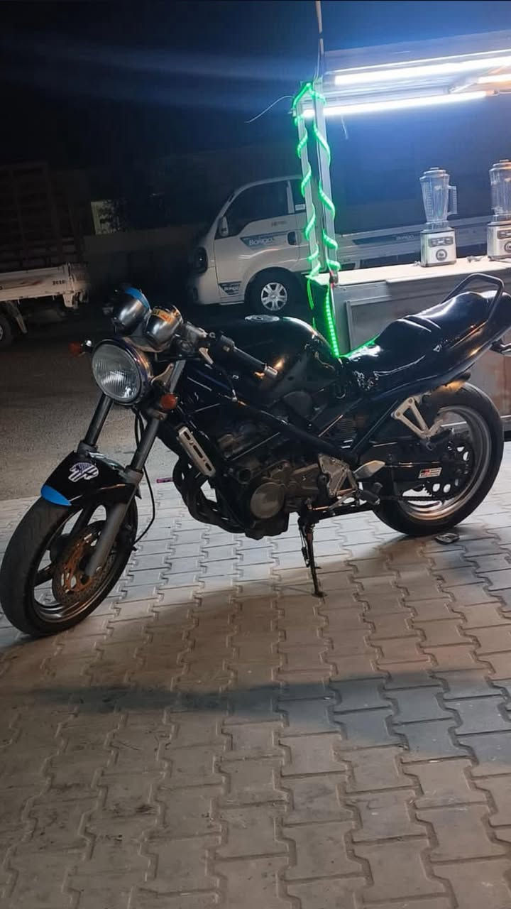 بطح باندا ربع للبيع
مال جناية الدراجة لا تبخير لا نضوح نكرة سلف كلشي ما ناقصها الدراجة ماشالله كدامكم جيب فيتر وياك السعر مليون و400 بيها مجال للطيبين مكاني بغداد اليوسفية رقمي ***********
