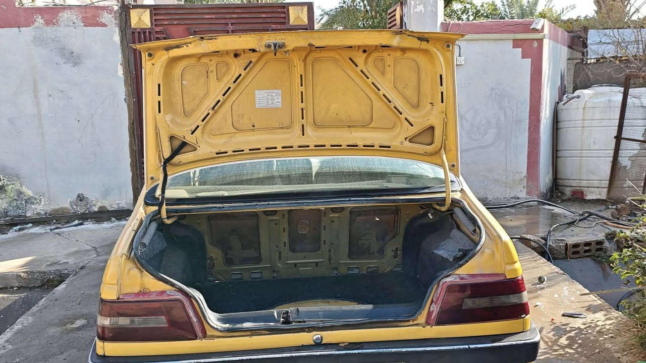 السلام عليكم 
بيجو 405 السياره بسمي
مصفره هيئه وغرامات 
جفته قبل شهر تجفيت درجه اولى
موديل ٢٠١٣ سنويه بعدهي ما ساقطه
كهربائياته شغاله  السعر المطلوب 30 او بيه مجال كلش بسيط  مكان السياره  بابل  رقم ***********
