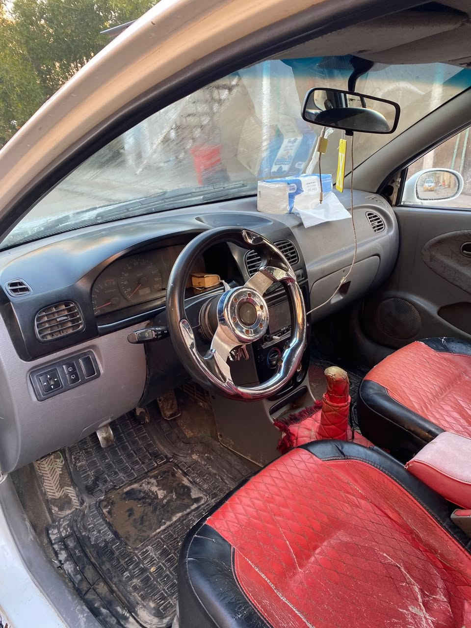 سلام عليكم كيا ريو موديل 2000 سياره حلوه مال بيت كير محرك نضيفات كهربائيات شغاله رقم بعداد بأسمي مكاني بغدادجكوك ***********
