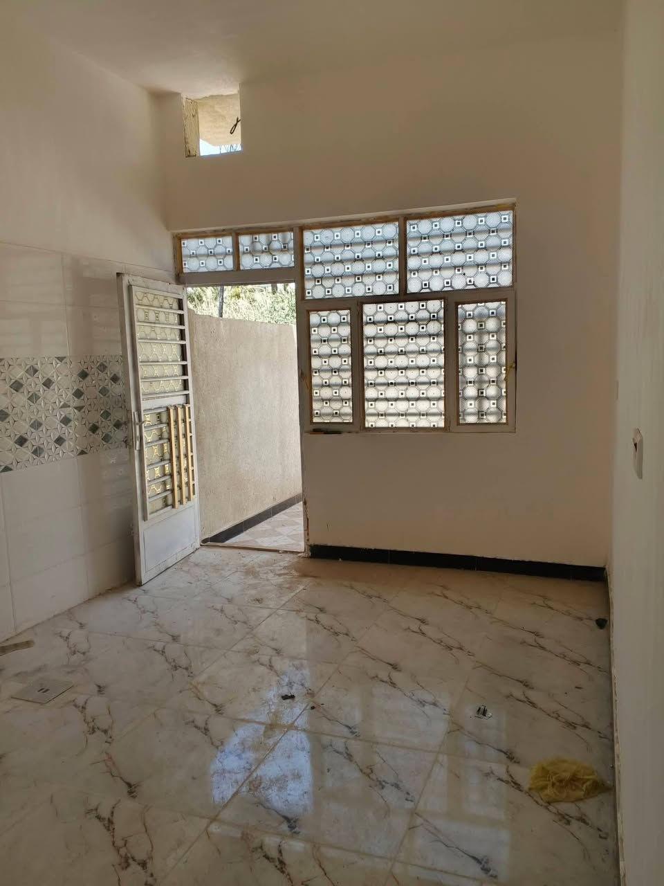 دار سكن زراعي للبيع في حي المتنبي خلف بيت الشيخ معد المساحه ٢٠٠م يحتوي على غرفتين نوم وصاله ومطبخ واستقبال بالاضافه إلى حديقتين بناء حديث مسلح للاستفسار الاتصال على الرقم
‏‪***********
دار سكن زراعي للبيع في حي المتنبي خلف بيت الشيخ معد المساحه ٢٠٠م يحتوي على غرفتين نوم وصاله ومطبخ واستقبال بالاضافه إلى حديقتين بناء حديث مسلح للاستفسار الاتصال على الرقم

دار سكن زراعي للبيع في حي المتنبي خلف بيت الشيخ معد المساحه ٢٠٠م يحتوي على غرفتين نوم وصاله ومطبخ واستقبال بالاضافه إلى حديقتين بناء حديث مسلح للاستفسار الاتصال على الرقم
