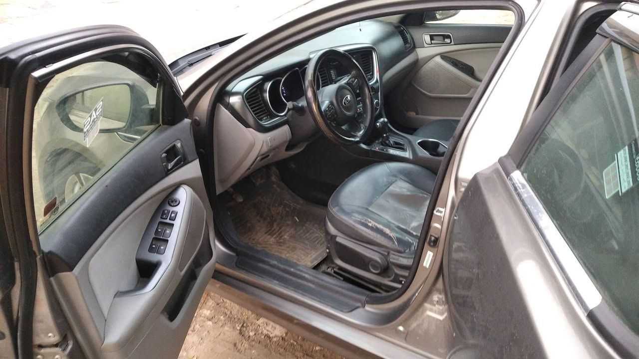 اوباما  امريكي موديل 15 رقم بغداد دولي باسمي داخله هزه  سنويه 27نظيفه بيه جاملغ امامي وشويه خلفي تصليح الامارات بيه كم قطعه صبغ سياره مال جنايه محرك ماشي 80 حقيقي مامفتوح  نظيف  وكير مامفتوح  نظيف  مكان بابل السعر127 بيه مجال التعلق مااجاوب تريد  تشتري بعيوني فقط اتصال ***********
