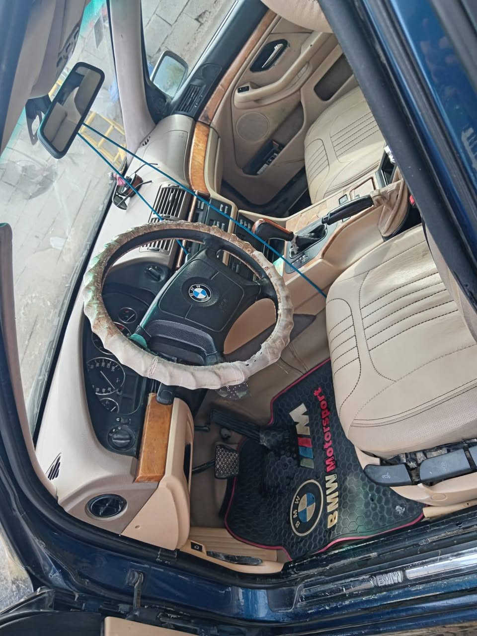 سلام عليكم BMWصقر موديل 1998
528 سياره جاهزة  تبريد تدفئه تخم تاير
خير من الله مصبوغه عام ***********
73 وبيهة مجال
