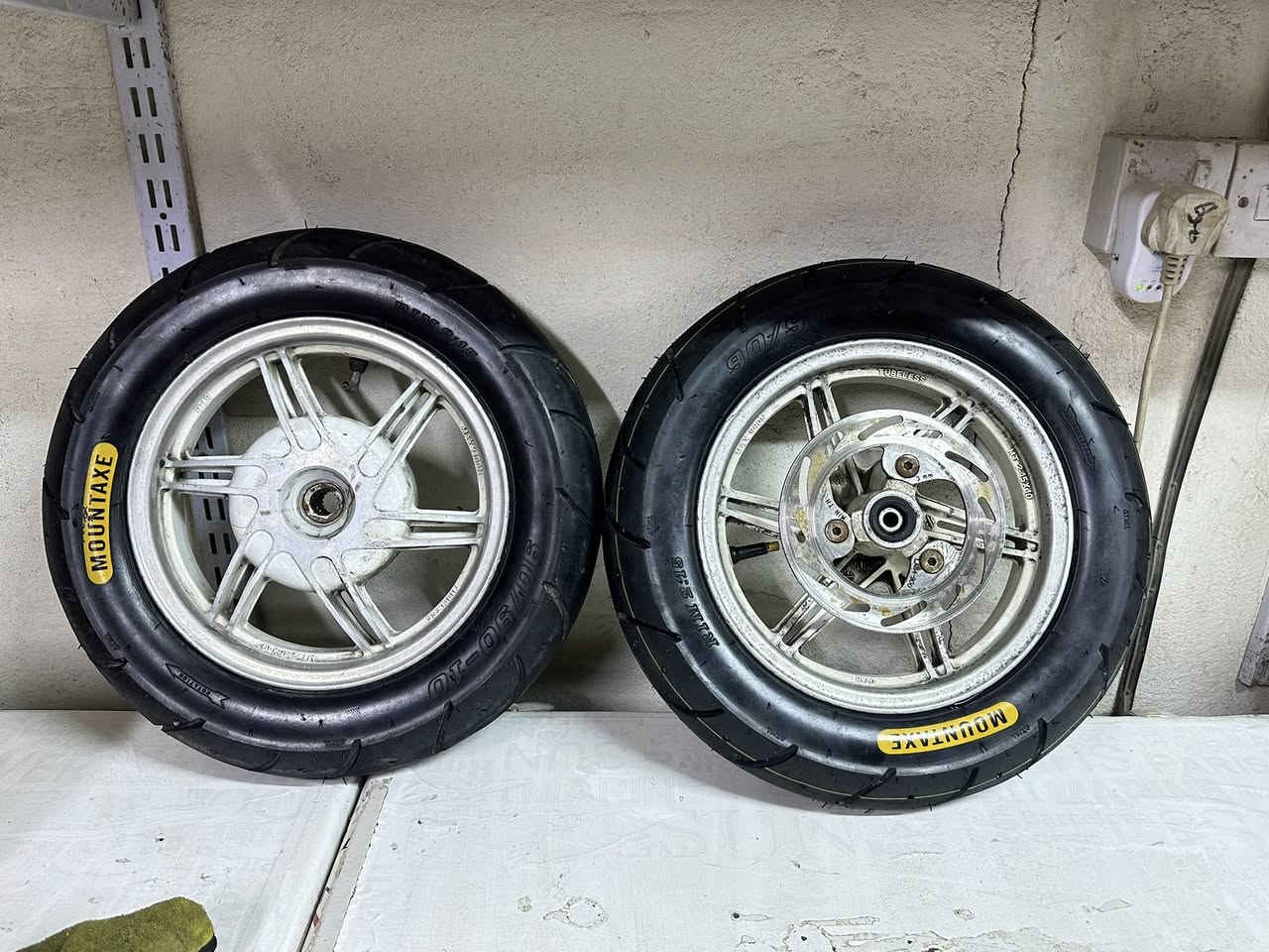 للبيع مكاني بياع ***********
