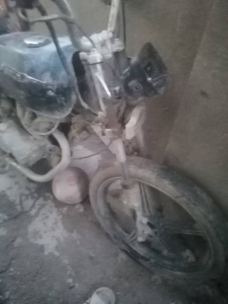 السلام عليكم دراجه ايراني خمسه قير شغاله في الشمابيها بس بس الصينيه يعدلها تبديل   السعر 125 رقم الكورك بي واتساب *********** ***********
