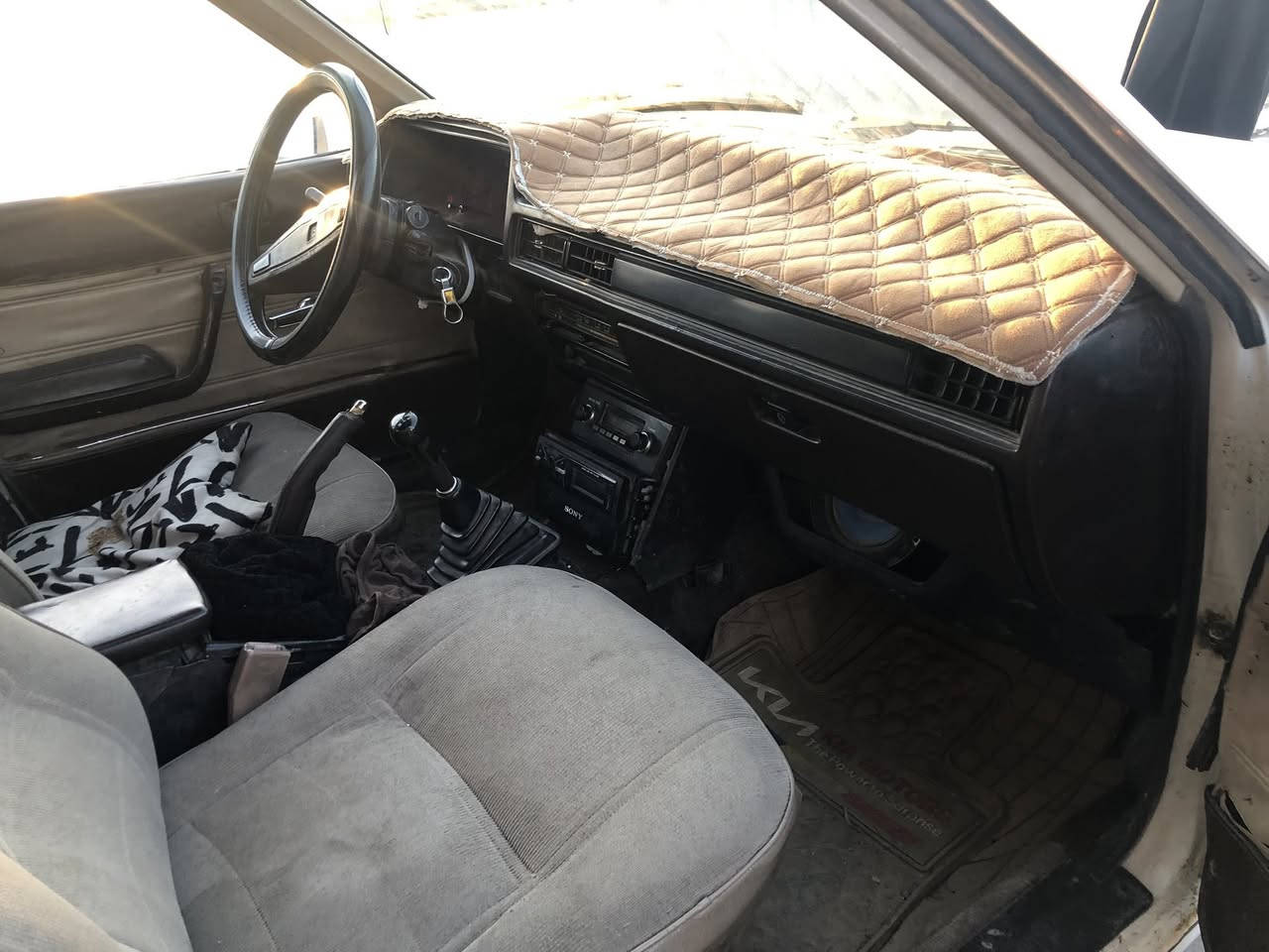 للبيع السياره جاهزه من كلشي مديل 82
مكينه وكير جدد 
كهربايات كلهة شغاله 
صدر امامي خلفي جديد 
تحويل مباشر/ مشروع وطني 
السياره كلهة بلاديه 
مكاني بغداد 
السعر 45 ورقه 
***********
