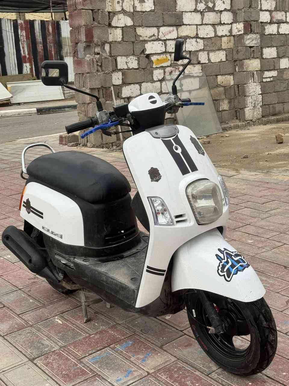 سلام عليكم بوليس حاويه مكفوله كلها ختم واحد الدراجه جديده ممفتوحه بلاديه 49 كلها كامله سلف هندر كهربائيات السعر 850 مكاني كربلاء حي الميلاد رقمي ***********
