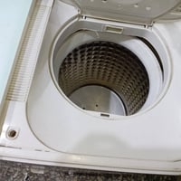 غساله ١٤ كيلو السعر٦٥ العنوان حي الكوفه قرب حي اور 0 7 7 1 0 3 0 4 8 0...