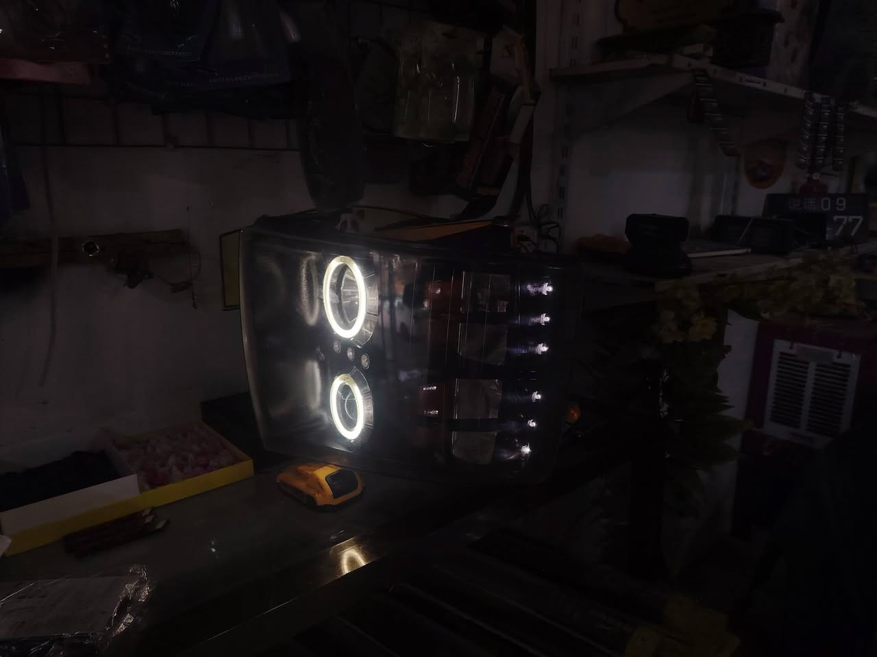 السلام عليكم للبيع مال سلفادور موديل ١٥ وجوه خليجي اصلي مو تجاري ابو الد ***********
