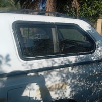 قنبورة للبيع لون ابيض تنشد علدبل قمارة السعر ١،٢٥٠ مليون وربع  بيها مج...