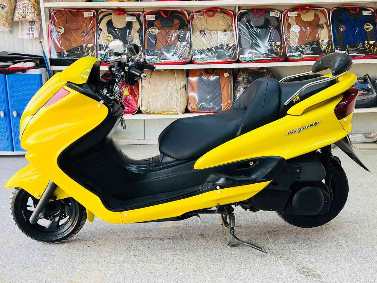 السلام عليكم دراجة ماجستة ياباني دبل رون جديدة مكفولة كلشي شغال مكينة خير من الله منضومة زنون 
مكاني ديالى الخالص السعر مليون ***********
