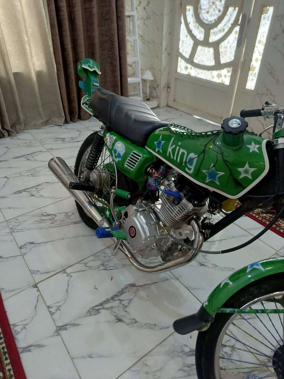 سيت رياضي للبيع
سيت يجي 8 قطع تانكي صفاحيات صينيه زنجيل وشيال صالنصه فافونه ستيرن واذان الايت وراصطه مال تعليك وچاملغ امامي سيت مستعمل قليل بسعر مناسب للستفسار الرقم ‏‪***********‬‏
