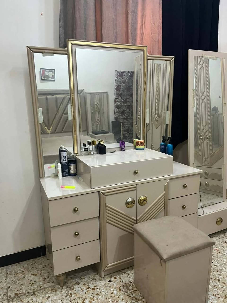 غرفه ضخمه اي ضرر مبيها بمليون ونص وبيها مجال بغداد الدورة


**إذا كنت صاحب هذا الإعلان وتريد حذفه لأي سبب، رجاءا أرسل رسالة إلى الدعم الفني**