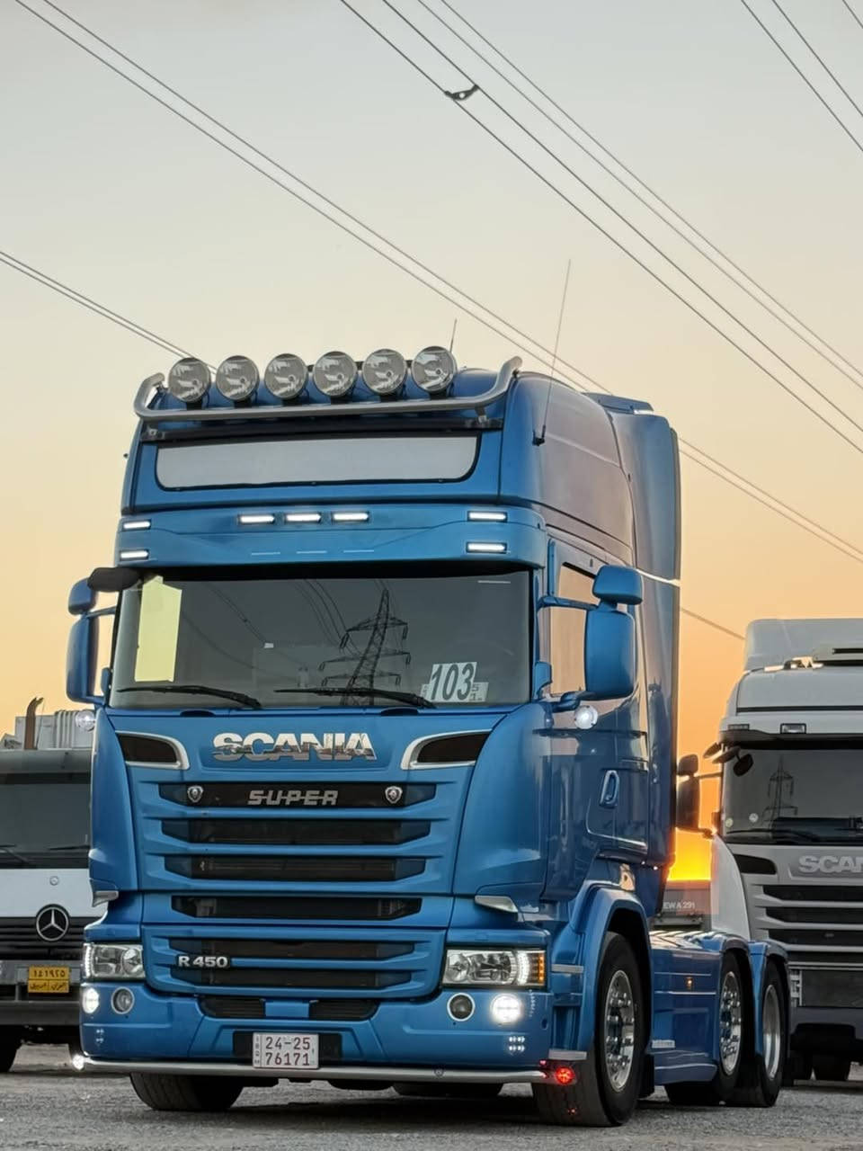 نوع :سكانيا راس تريله سنكل بلادي ستيرن دبل قماره عالي دغداغ جباية امامي شاصي عدل 
موديل: 2016 ✅
حجم : R450 ✅سوبر عادي محرك ستة 
لون :   ازرق ✅
مواصفات: ريتايدر تبريد ثلاجه كاسحه سبايدر حساس كاميرا روبستون لاسيكي دبل منامي  غلاي چاي مايكرو جهاز كهرباء سماعه كشن جلد وتبريد وتدفئة 
گير: أوتوماتيك
رقم :كاتي دخول جديد 
سعر 380$ثلاثة شده وثمانون ورقه دولار //38000$
العنوان: معرض به لين في اربيل قوشتبه شارع العام 
*********** بەڵێن  / أبو علي 
***********

رجاءً يرجى عدم الاتصال بعد الساعة العاشرة ليلاً 🕙 🔟

موقع جديد معرض به لين اربيل/قوشتبه مدينه المعارض شارع العام 
موقع معرض https://maps.app.goo.gl/11RXL3FxQzCXFYZL8?g_st=iw
