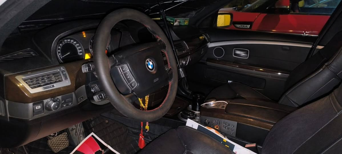 السلام عليكم
باخرة 750 للبيع موديل 2007
 رقم بغداد مشروع وطني
 سنوية مجددة لغاية 2029
السيارة بيها قطعتين صبغ 
4 ابواب شفط
جنطه شفط 
5بردات كلهن شغالات 
فتحه سلايد
ثلاجة داخلية
ستيرن تحكم كهرباء 
غرفتها داخل اسود كلش جديدة
كشنات جلد كهرباء تدفئة 
وتبريد وميموري
 وخزن وضعيات
تجاوي ايضا كهرباء
مري قلاب ويه البك
إنارة ترحيب داخلية 
وخارجية وباليدات 
تبريد ثلاث قطع  
هاند بريك بصمه
سيدي جنجر cd
زراكات لايت امامية
لايت منظومة زنون 
حساسات امامي وخلفي
باتري جديد قبل اسبوع بدلته
نوع  اي سي ديلكو  
طبعا السيارة مسويلها سيرفس عام للقايشات والفلاتر والزيوت كله اصلي وحتى ماء الراديتر اصلي نوع BMW 
السعر 140 وبيها مجال للطيبين
مكان السيارة البصرة 
رقم الهاتف بيه واتساب الاسيا 
  ***********
