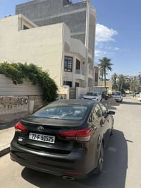 سيراتو 2017  وارد ايراني يعني فول الفول ماشيه 86الف محرك 2000فتحه بصمه...