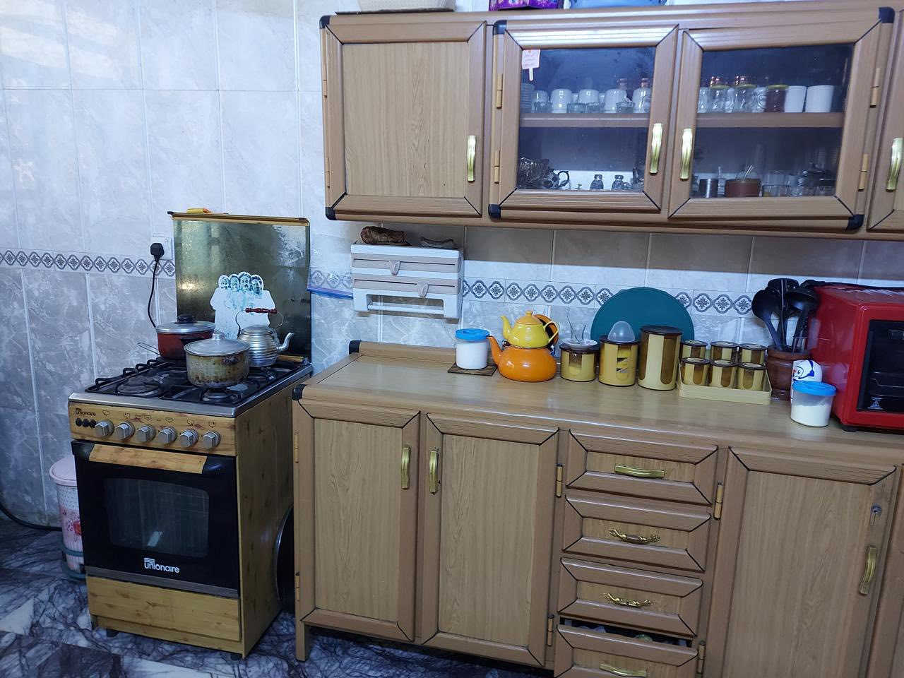 للبيع 
كاونتر ٣ قطع الألمنيوم  من الداخل 
مع  كاونتر سنك كامل  نظيف لا يوجد ضرر فيه 
مع طباخ أربع عيون الضرر فيه فقط مكسوره الحديده الي توصل صونده الغاز بيه
سعر البيع / ٣٥٠الف 
المكان / بغداد - العامريه 
الهاتف / ***********

 للبيع 
تخم رئاسي ملكي 
عشر مقاعد لا يوجد اي ضرر فيه 
سعر البيع /٦٠٠ الف
المكان / بغداد - العامريه 
هاتف / ***********
