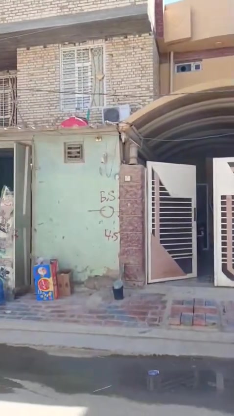 بيت اللبيع مساحة ٢٠٠م واجه ١٠م ونزال ٢٠م طابو زراعي سند ٢٥ يصير إقرار محكمه بسم شخص واحد السعر ٢١٠ مليون قابل للتفاوض مع صاحب البيت متوفر كافة الخدمات بيه /العنوان كربلاء طوريج حي أبو جوعانه الزراعي معروف  الاستفسار اتصال*********** ابو زهراء
