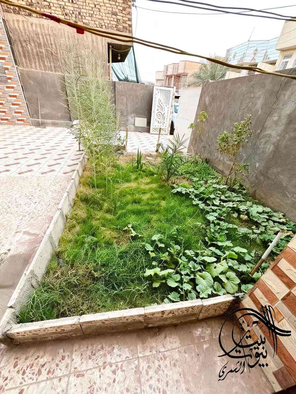 🏡🏡للبيع بيت بناء جديد طابو زراعي
📍 الموقع: نادر الثانية – قرب مدرسة عز العرب
📐 المساحة: 200 متر – طابقين

✨ التفاصيل:
گراج سيارة + حديقة
استقبال + مطبخ + هول كليدور
4 غرف نوم
3 مجمعات صحية

🔹 المنطقة مخدومة ب (ماء، كهرباء، مجاري)
🚧 شارع 9 متر
📄 نوع السند: زراعي

📞 للاستفسار عن السعر والتفاصيل:
علي عذاب – ***********
أو زيارة مكتب الشمري
📍 نادر الثانية – الشارع الخدمي مقابل سكلة صدام
